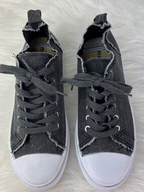 Maurices Shoes Gray Lace Up Frayed Raw Edge Detail Sneaker